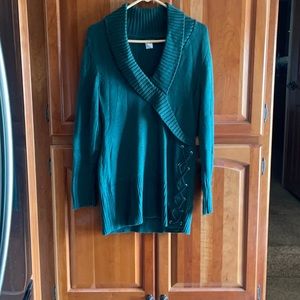 Green long sweater from Venus size Large
